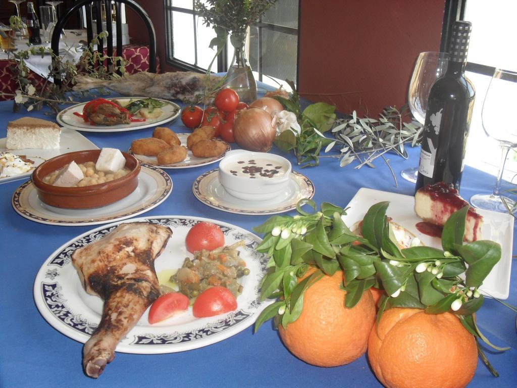 Hostal San Luis Альмодовар-дель-Рио Экстерьер фото