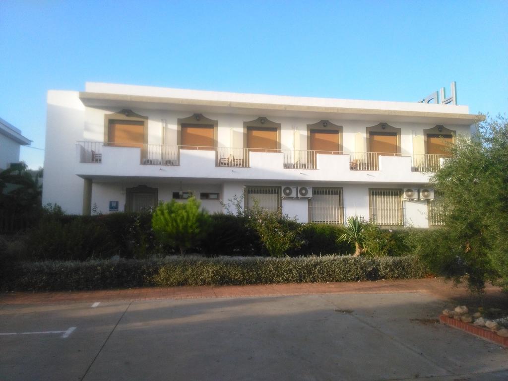 Hostal San Luis Альмодовар-дель-Рио Экстерьер фото
